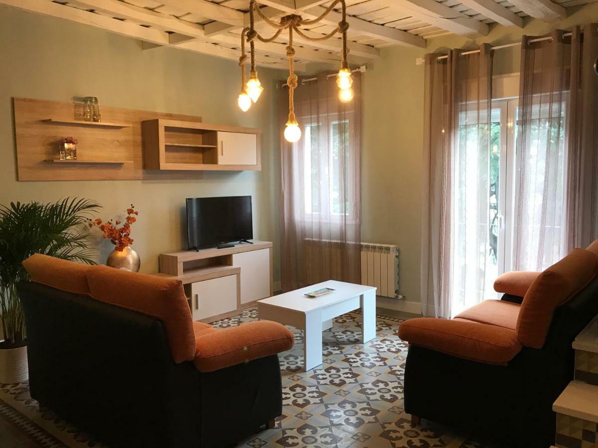 Charcos De Gredos Apartment อาเรนัส เด ซานเปโดร ภายนอก รูปภาพ